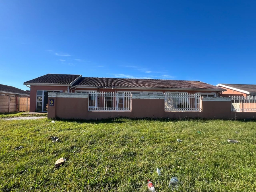 6 Bedroom Property for Sale in Rowallan Park Eastern Cape